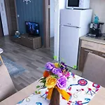Summerland Vibe * מאמאיה