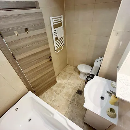 Summerland Vibe * Mamaia