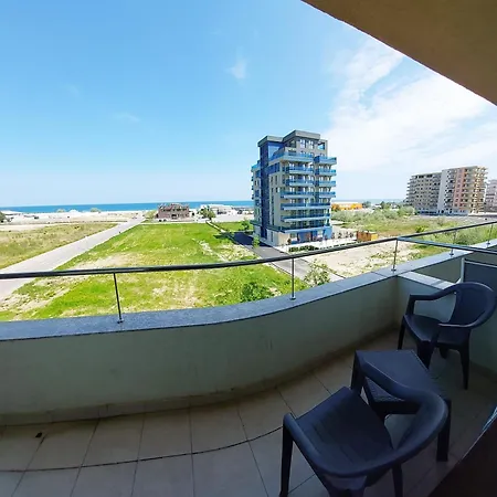 Summerland Vibe * Mamaia