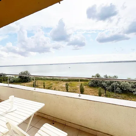 Summerland Vibe Apartment