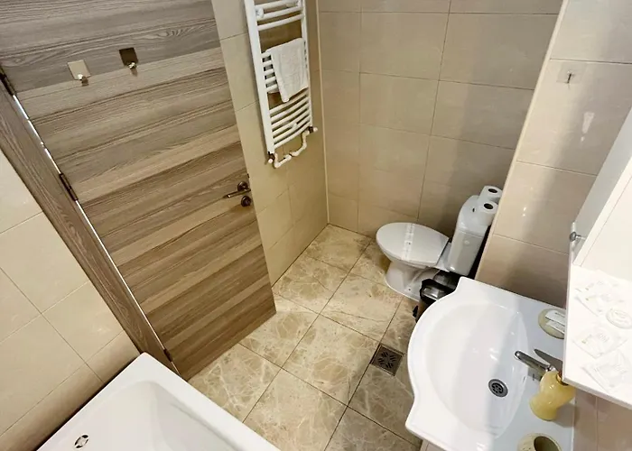 Summerland Vibe * Mamaia