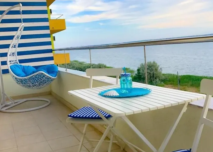 Summerland Vibe * Mamaia