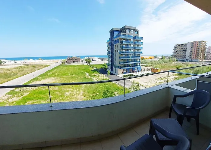 Summerland Vibe * Mamaia