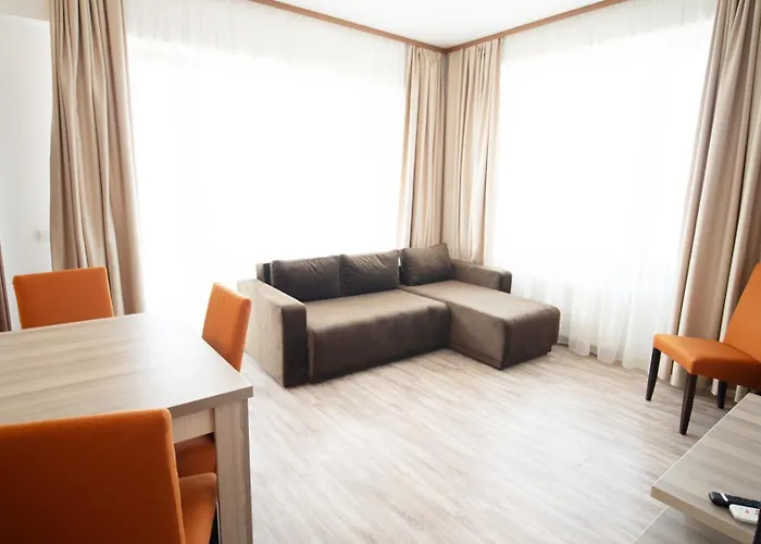 Summerland Vibe Mamaia