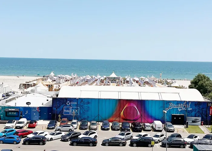 Summerland Vibe * Mamaia